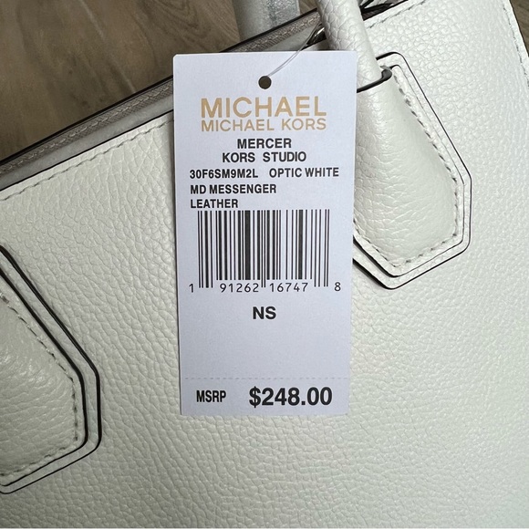 MICHAEL MICHAEL KORS Mercer Medium Pebbled Leather Crossbody Bag - Picture 8 of 8